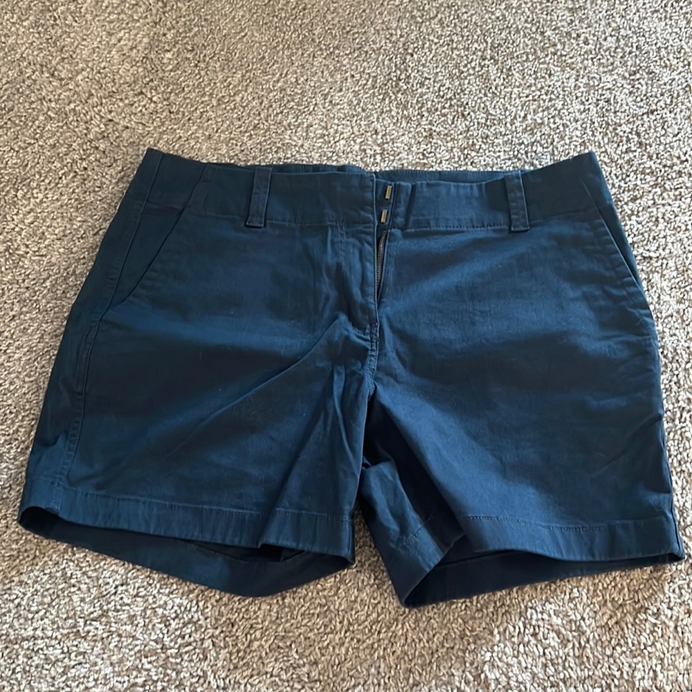 Vineyard Vibes navy khaki shorts
